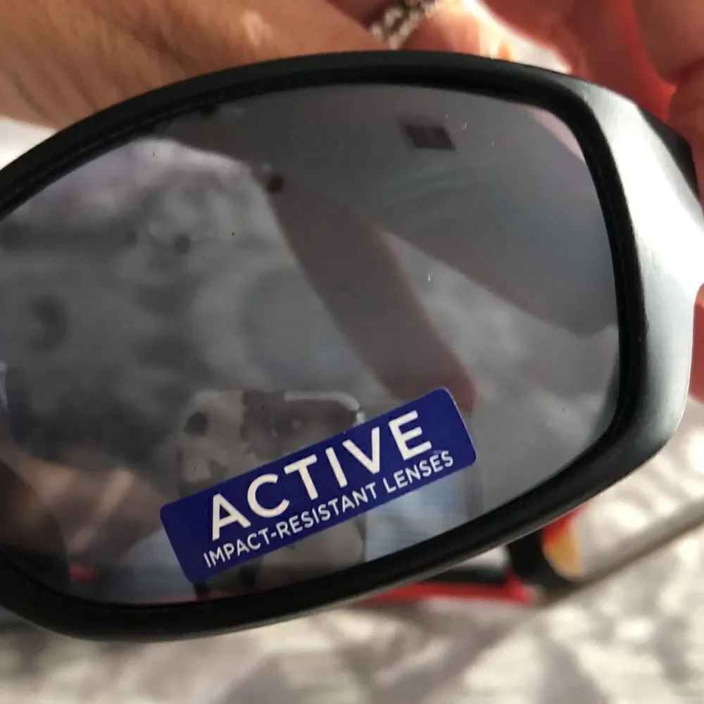 NWT Foster Grant Active sunglasses Black unisex